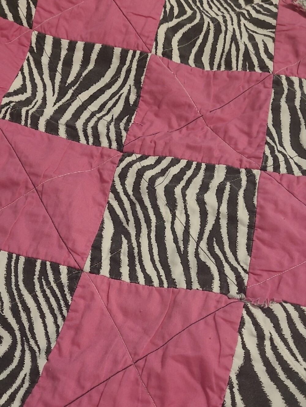 Pink Zebra Cutter Patchwork Rag Lap Quilt Machine Quilted- Unbranded - Picture 6 of 6